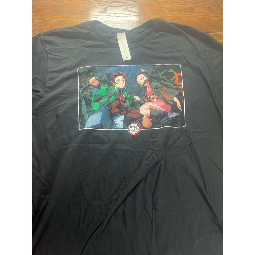 NEW Demon Slayer Kimetsu no Yaiba TSHIRT Tanjiro Kamado and Nezuko Kamado XL